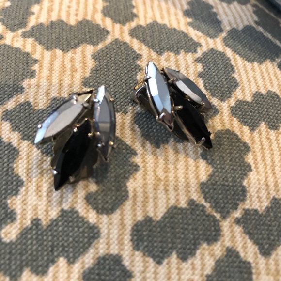 Jewelry - Vintage Clip on Earrings